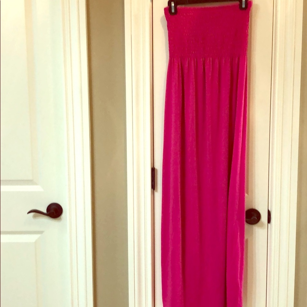 Full length strapless summer dress.